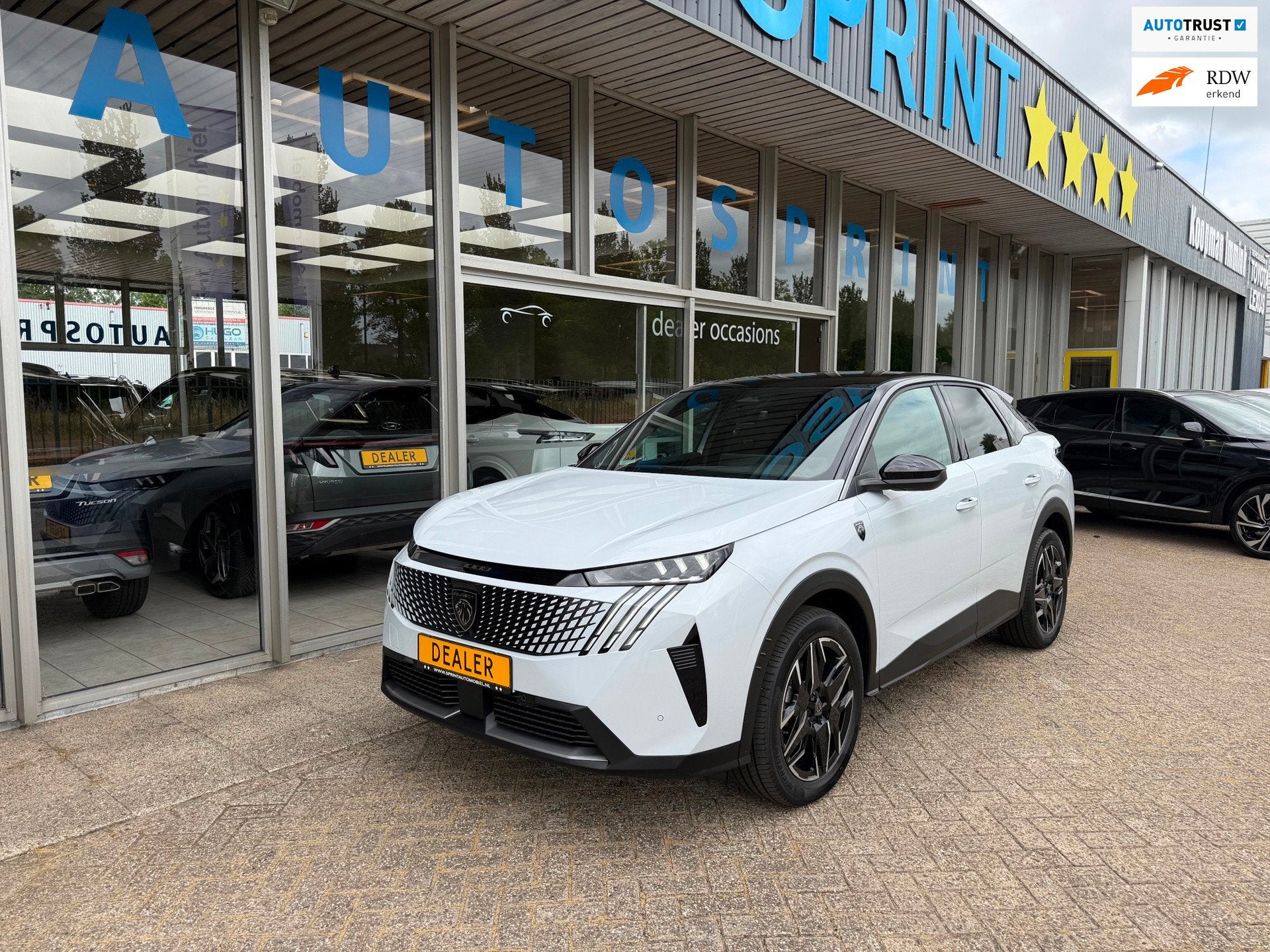 Peugeot 3008 1.2 Hybrid 145 GT NAVIGATIE , CAMERA, 145 pk, Gebruikt, Automatische klimaatregeling, 1199 cc