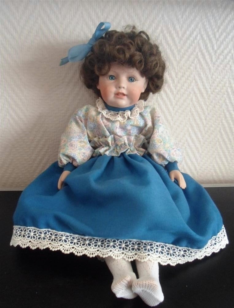 Porseleinen pop. J.D.K. 247. Made in Germany., Verzamelen, Ophalen of Verzenden, Zo goed als nieuw, Pop
