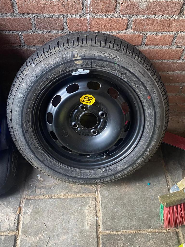 Thuiskomertje: Bridgestone 175/65R14 82T prijs verlaagd, Auto diversen, Auto-accessoires, Nieuw, Ophalen