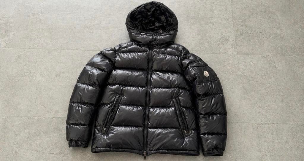 Moncler Maya Puffer Jas Zwart - Maat M, Ophalen of Verzenden, Zo goed als nieuw, Maat 48/50 (M), Zwart