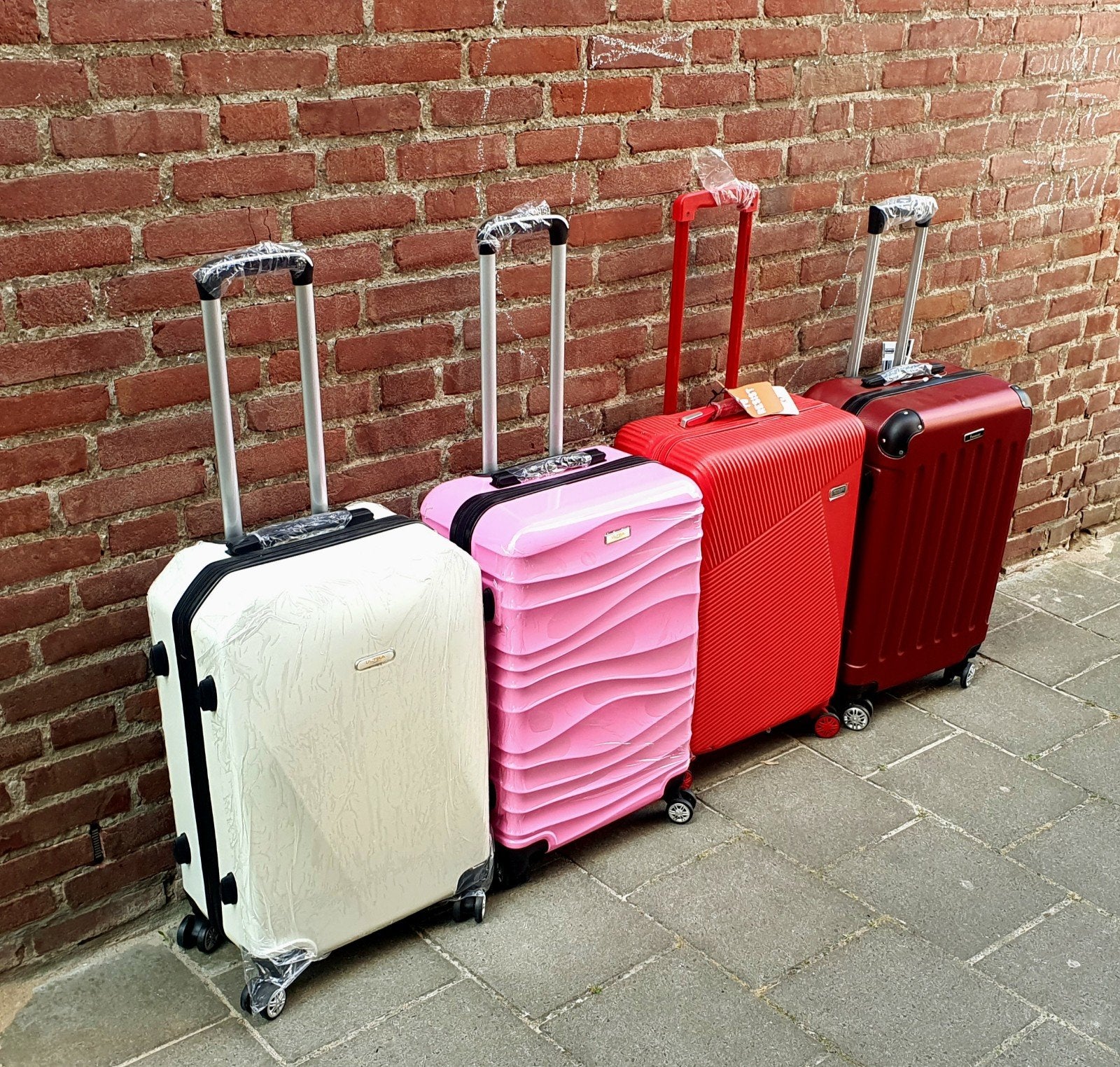 Diverse koffers voor € 20 per stuk OP=OP NIEUW, Overige materialen, Koffer, 70 cm of meer, Koffer
