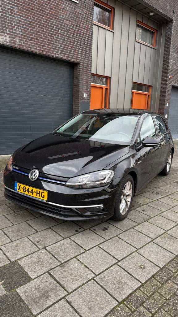 Volkswagen Golf 7.5 1.5 TSI 130pk Bluemotion 2019 Zwart, 1498 cc, Zwart, 4 cilinders, Zwart