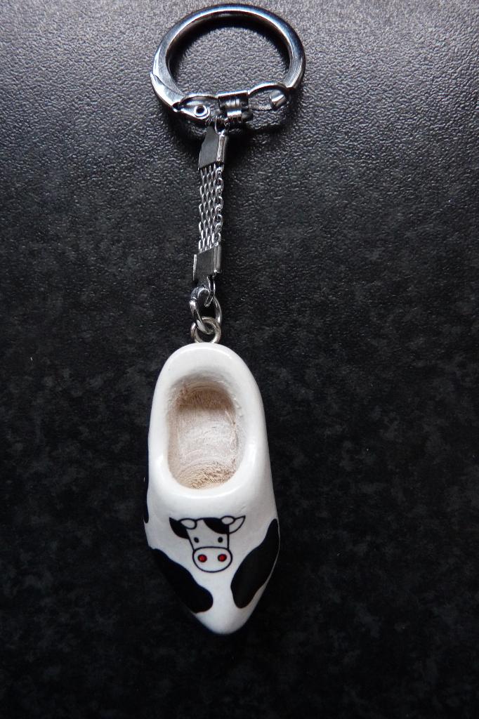 Nieuw Nijntje sleutelhanger 1 houten klomp koe, Verzamelen, Ophalen of Verzenden, Nieuw
