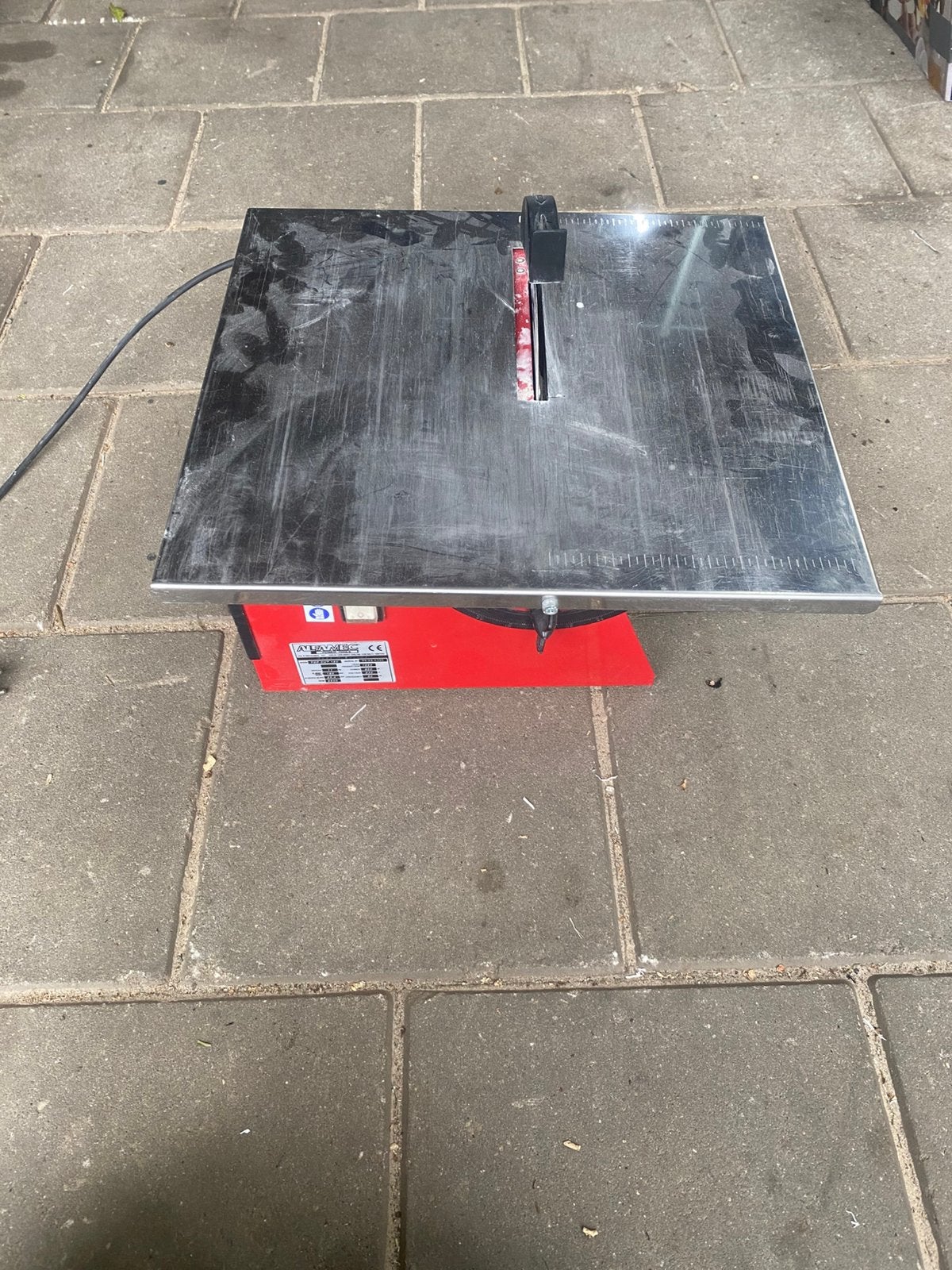 Tegel slijptafel, Ophalen, Gebruikt, Minder dan 5 m², Vloertegels