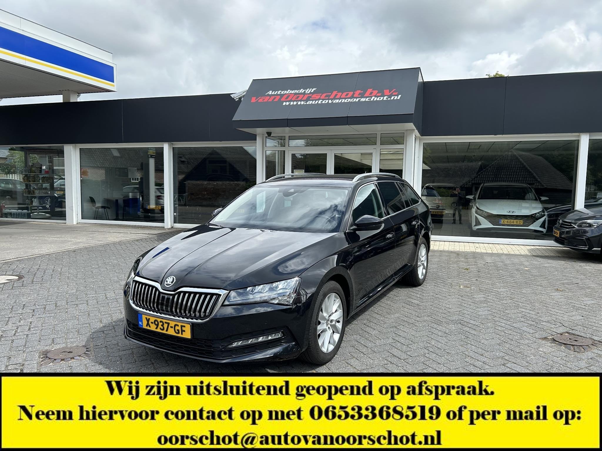 Skoda Superb Combi 1.5 TSI ACT Business Edition / Carplay /, Auto's, Skoda, Stof, 4 cilinders, 150 pk, Zwart