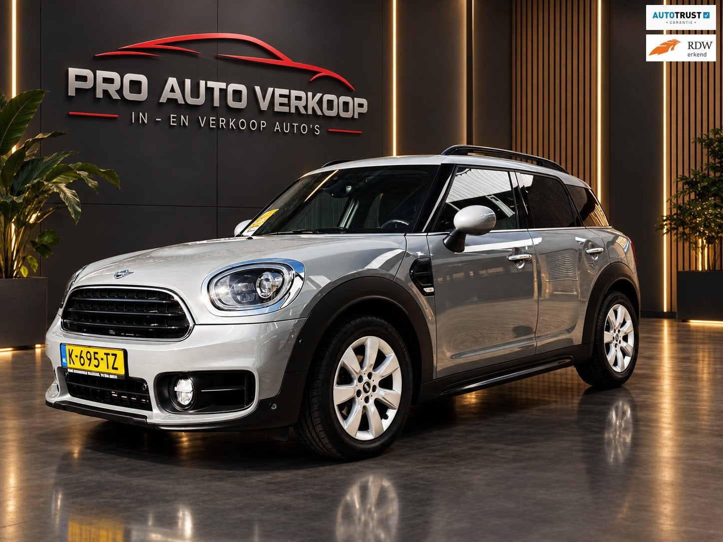 Mini Countryman 1.5 One Navi_Clima_parkeer assist_Cruise_Bot, Auto's, Dealer onderhouden, Gebruikt, Euro 6, Countryman