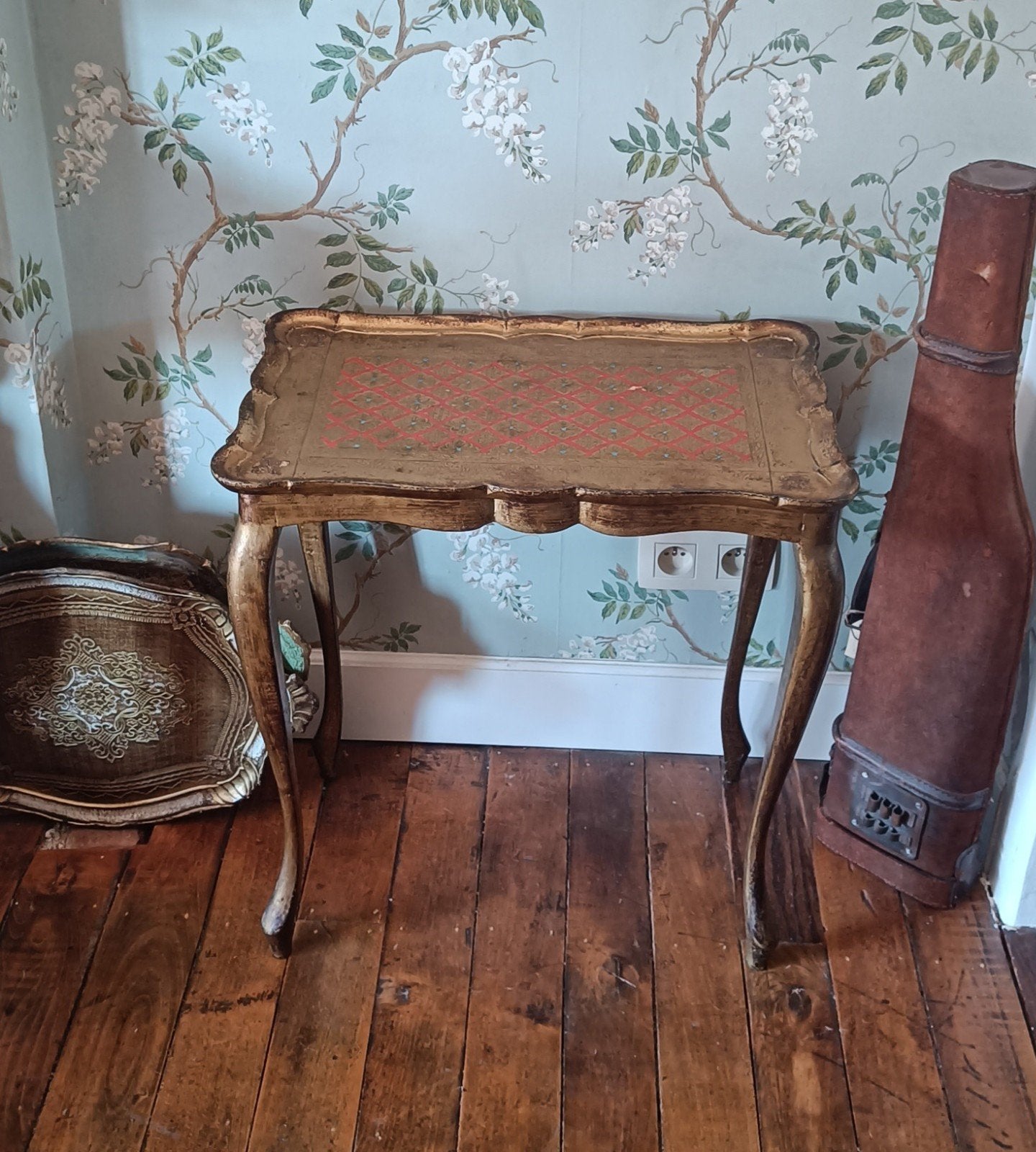 Antieke bijzettafel, goudkleurige afwe, Ophalen of Verzenden