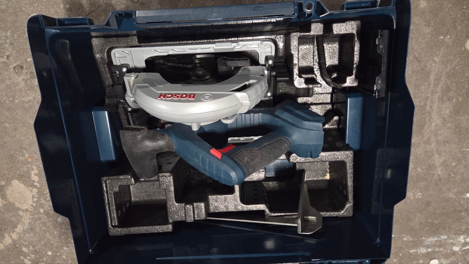 Bosch professional zaagmachine nieuw, Ophalen of Verzenden, 1200 watt of meer, Decoupeerzaag, 30 tot 70 mm