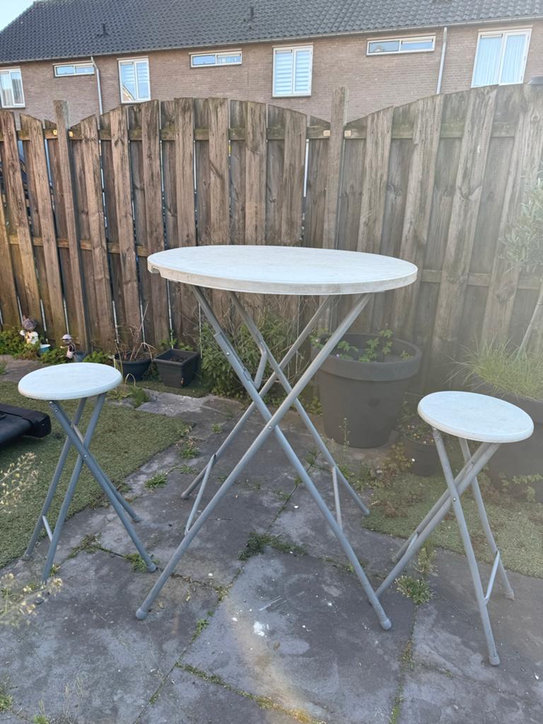 Bistrotafel met 2 krukken - Opvouwbaar, Tuin en Terras, Ophalen, Gebruikt, Rond, Metaal