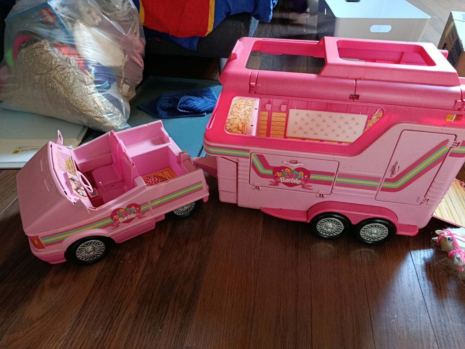 barbie trailer met twee paarden, Ophalen, Gebruikt, Barbie