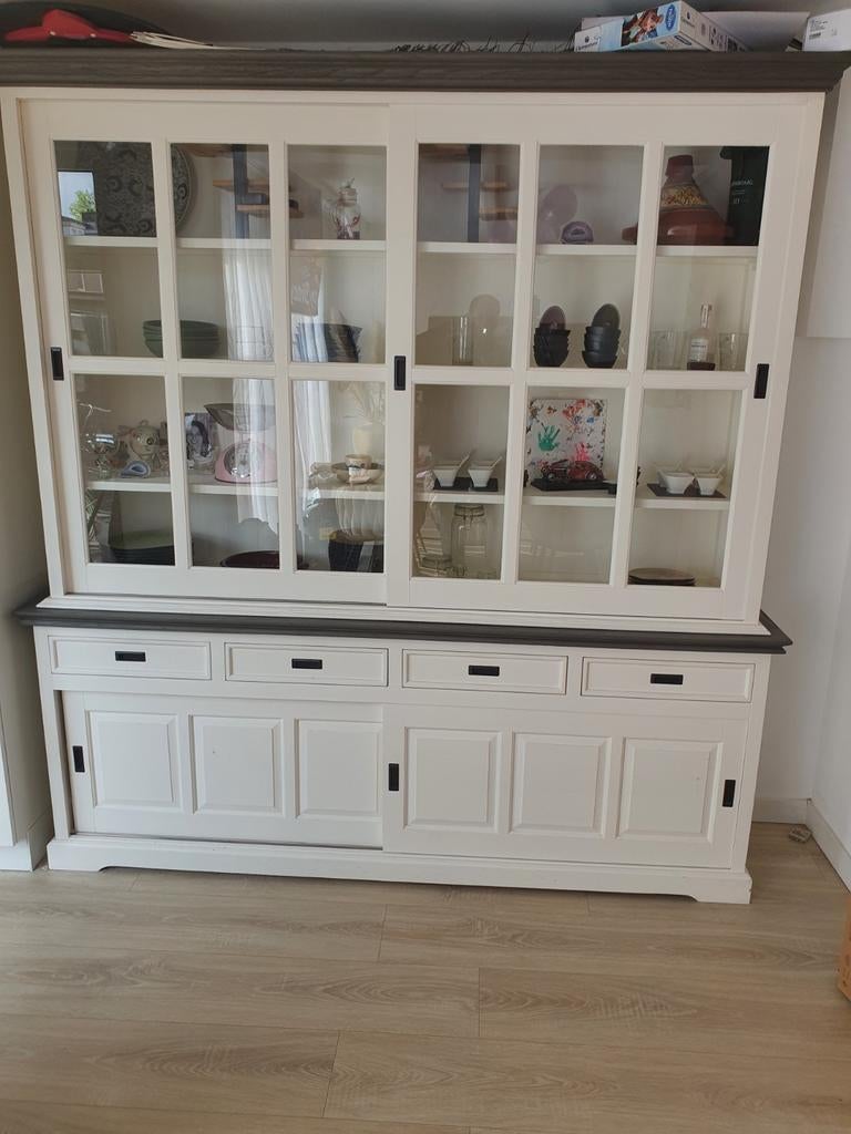 Mooie buffetkast met veel opbergruimte, Huis en Inrichting, Gebruikt, Met deur(en), 150 tot 200 cm, Ophalen of Verzenden
