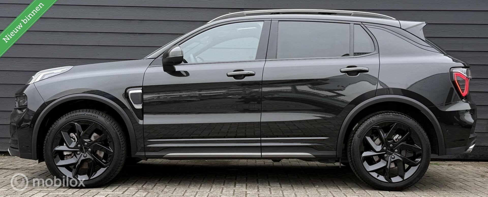 Lynk & Co 01 1.5 Full-Black/Zwarte hemel/Pano.dak/Camera/LED, Auto's, Met garantie (alle), Zwart, Bedrijf, 1854 kg