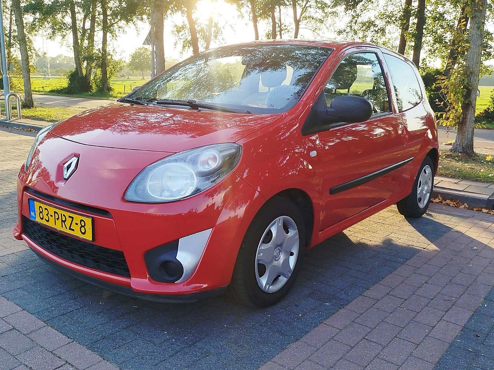 Renault Twingo 1.2 16V 2011 Rood, Auto's, Twingo, 74 pk, 4 cilinders, ABS
