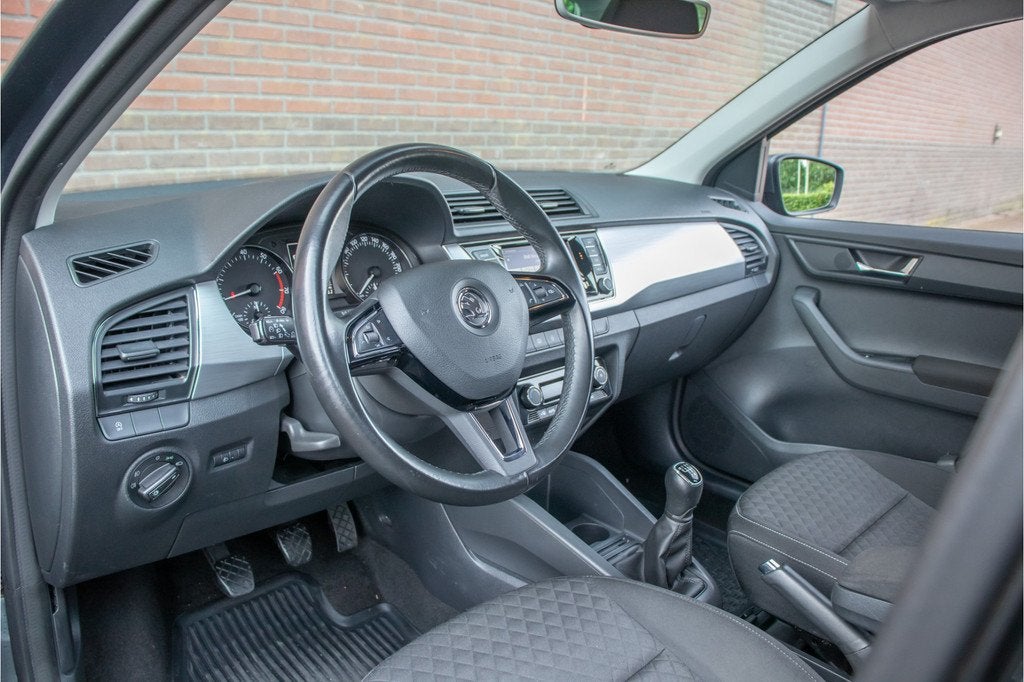 Skoda Fabia 1.2 TSI Drive * VERKOCHT * (bj 2017), Stof, Euro 6, 4 cilinders, Parkeersensor