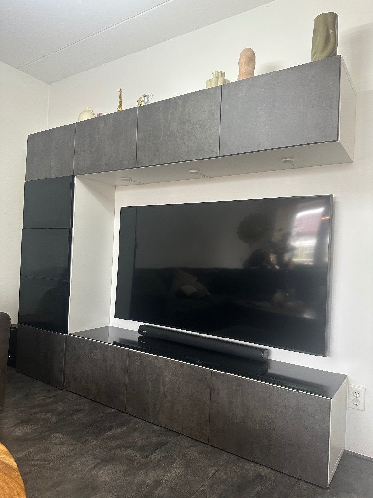 Grote IKEA TV-wandkast met verlichting – zo goed als nieuw, Ophalen, Zo goed als nieuw