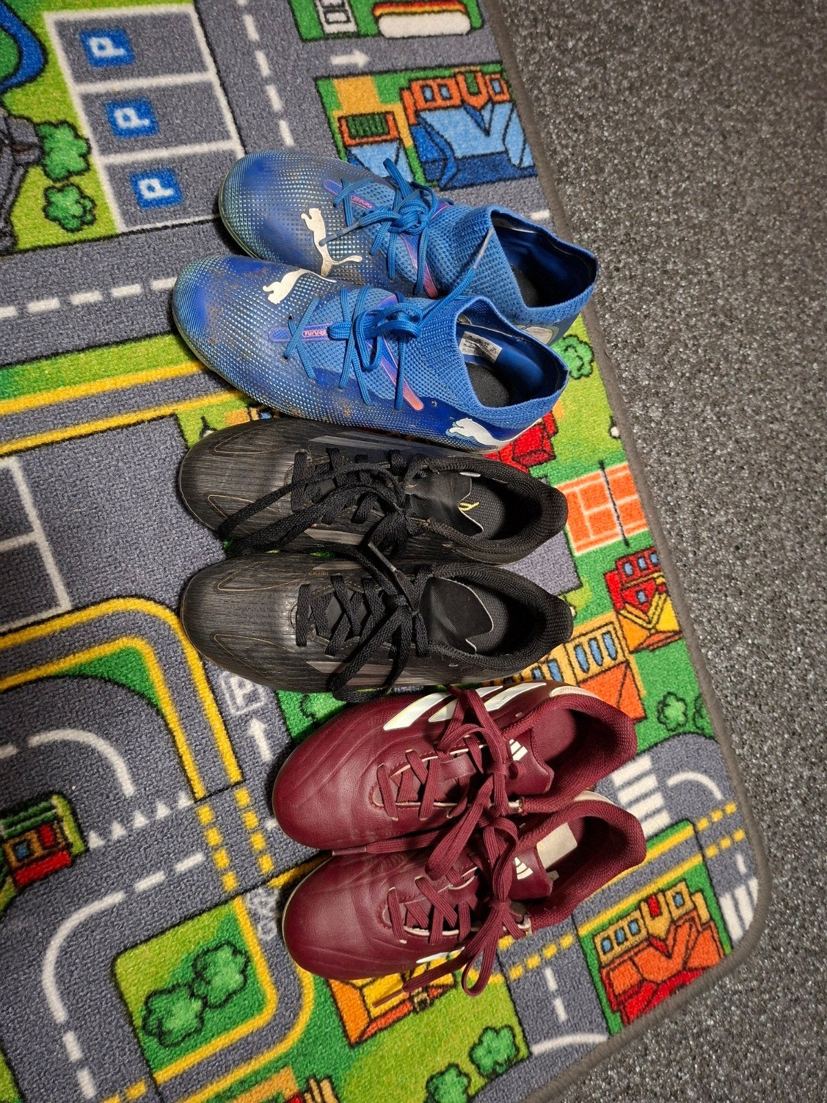 Voetbalschoenen maat 32-33-34 in goede staat, Sport en Fitness, Voetbal, Maat XS of kleiner, Ophalen of Verzenden, Zo goed als nieuw