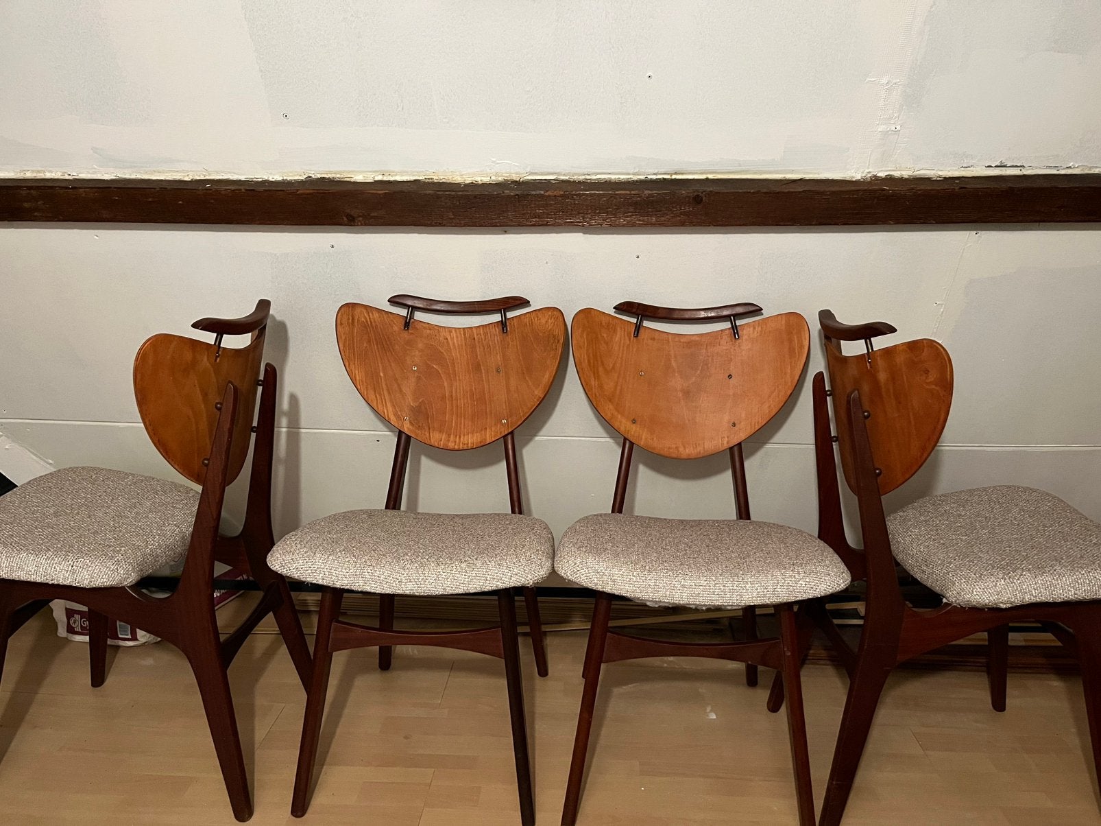 4 stoelen van Teeffelen, tafel en saloontafel vintage Deense, Huis en Inrichting, Stoelen, Ophalen, Gebruikt, Bruin, Deens stijl
