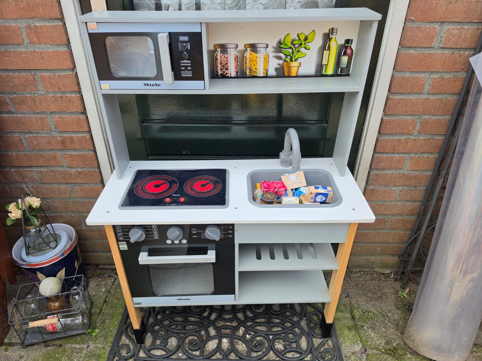 Te koop  een keukentje  van  miele mooi voor kinderen, Kinderen en Baby's, Speelgoed | Speelkeukens, Ophalen, Gebruikt, Hout, Speelkeuken