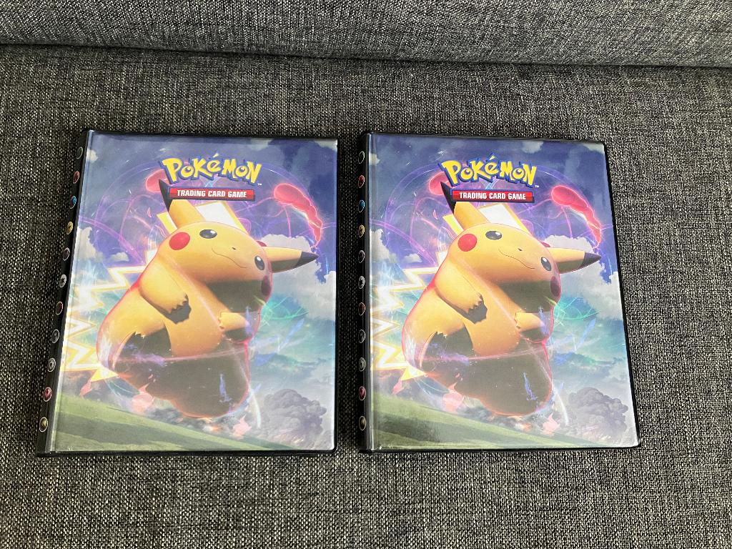 Pokemon 4 pocket map binder Sword and Shield Vivid Voltage, Ophalen of Verzenden, Nieuw, Overige typen