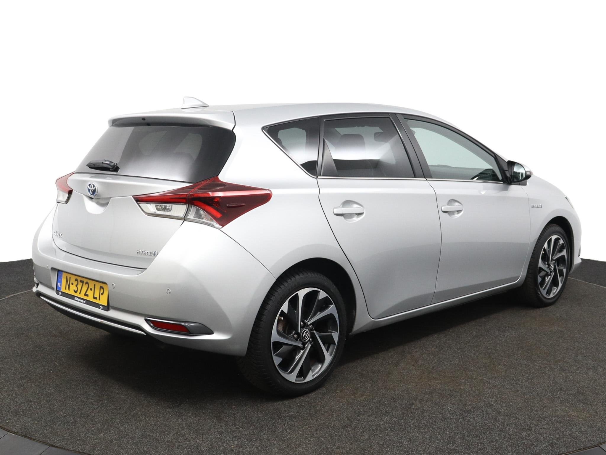 Toyota Auris 1.8 Hybrid Dynamic | Parkeersensoren achterzijd, Gebruikt, 4 cilinders, Bedrijf, 26 km/l