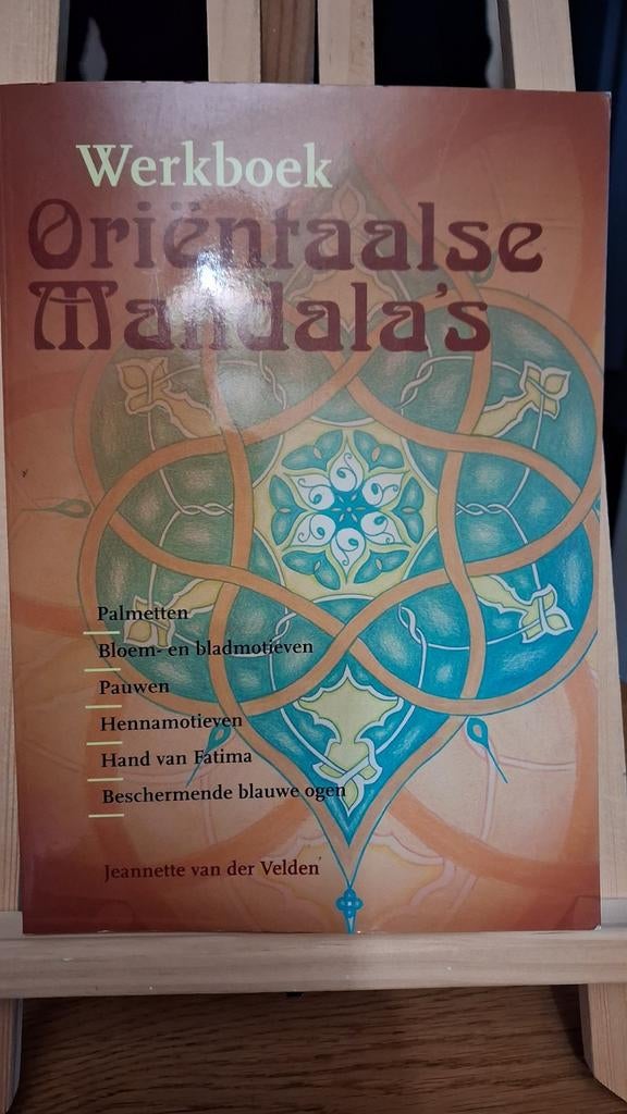 J. van der Velden - Werkboek Orientaalse mandala's, Boeken, Astrologie, Ophalen of Verzenden, Zo goed als nieuw, Overige typen