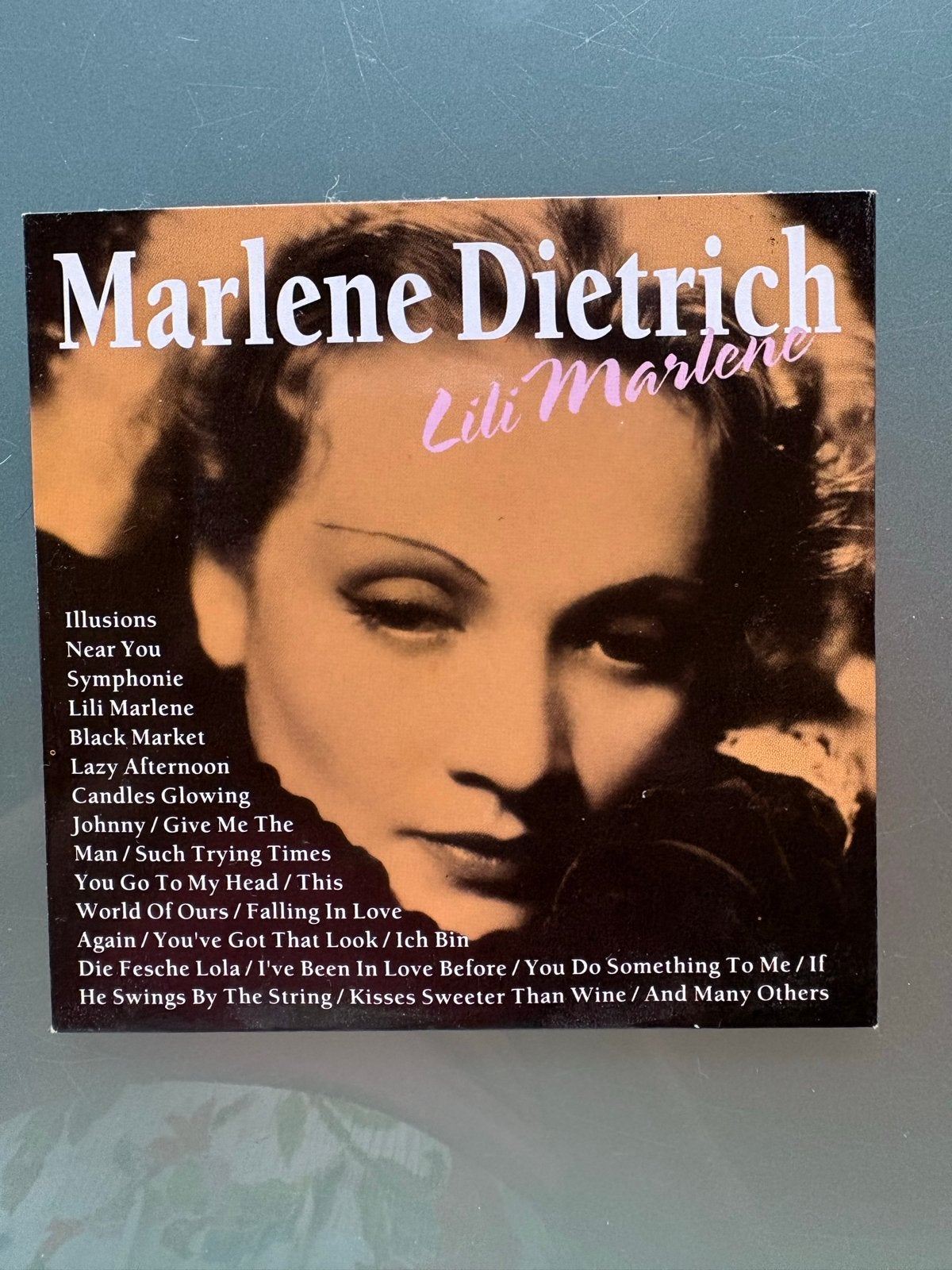Marlene Dietrich - Lili Marlene CD (Pop, Album), Pop, Ophalen of Verzenden, Zo goed als nieuw, Inclusief doosje
