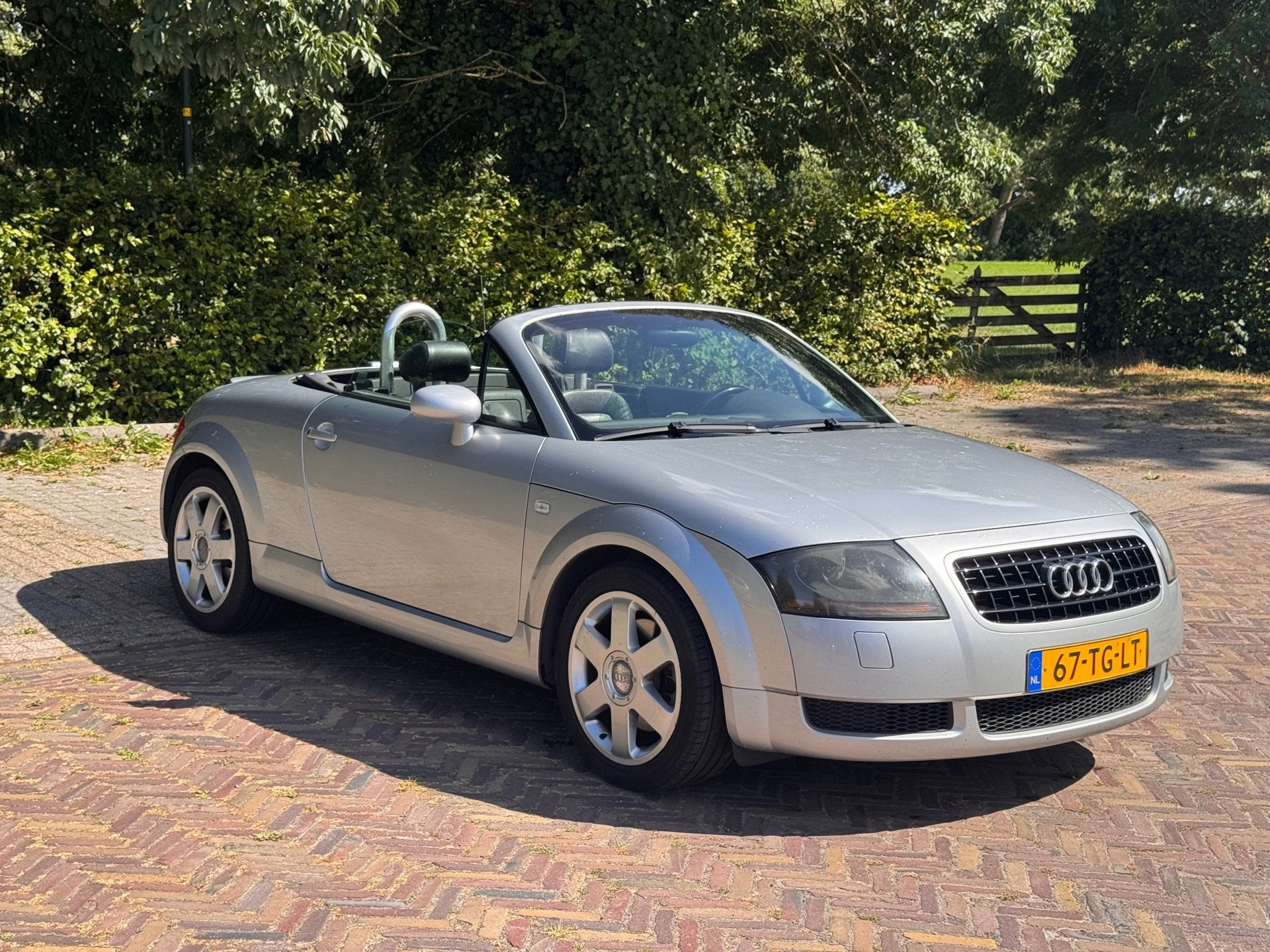 Audi TT Roadster 1.8 5V Turbo uit 1999, Auto's, TT, Gebruikt, Zwart, 4 cilinders