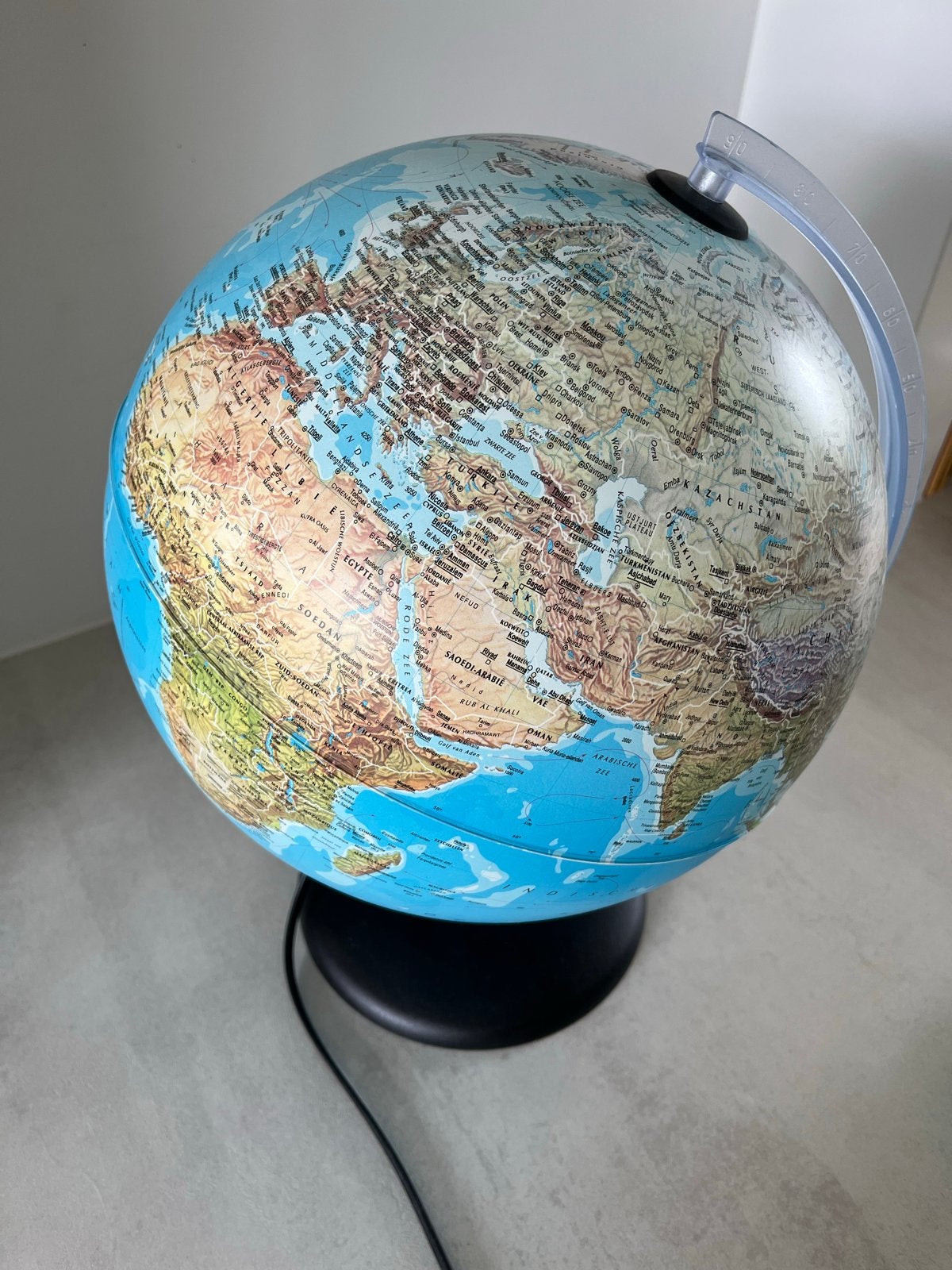Verlichte Wereldbol - Educatief en Decoratief, Ophalen, Kunststof, Draaibaar, Zo goed als nieuw