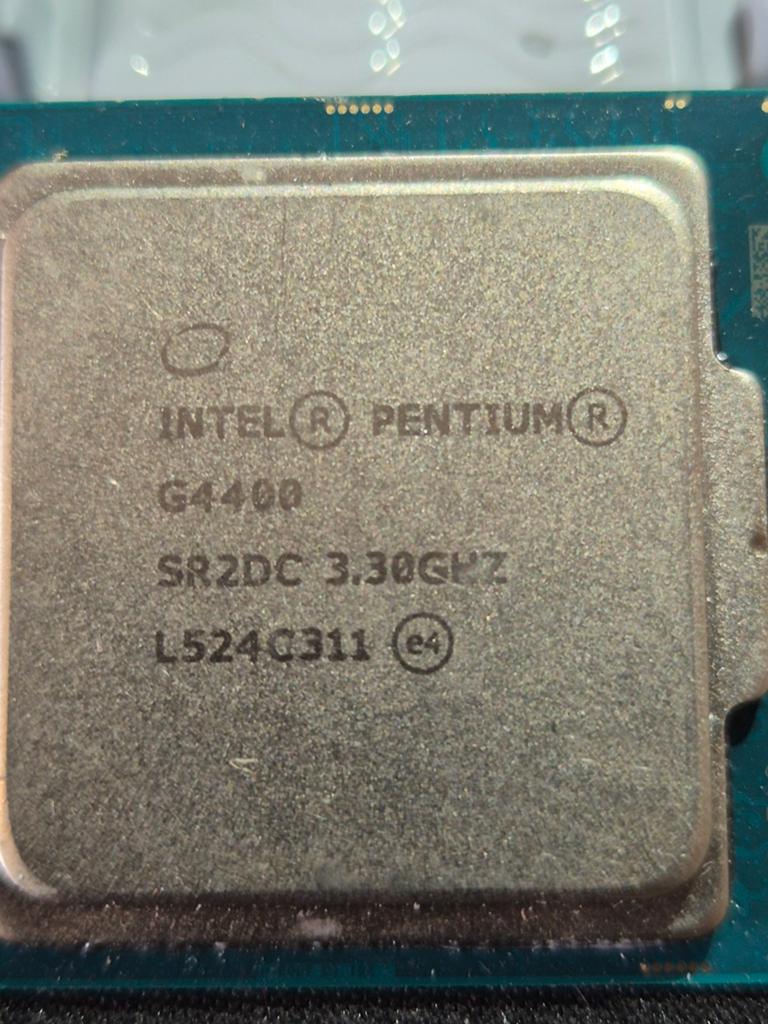 Intel Pentium G4400 SR2DC 3.30GHz Processor, Computers en Software, Processors, Gebruikt, 2-core, 3 tot 4 Ghz, Ophalen of Verzenden