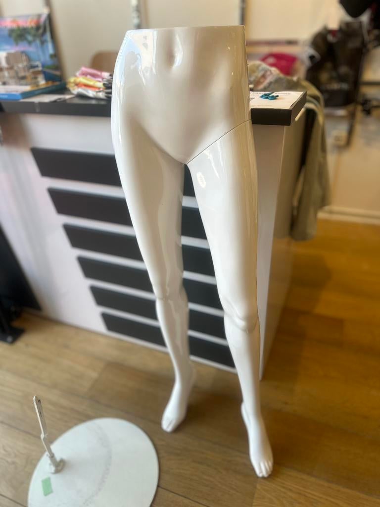 Etalage pop benen €35, Hobby en Vrije tijd, Ophalen, Zo goed als nieuw, Paspop