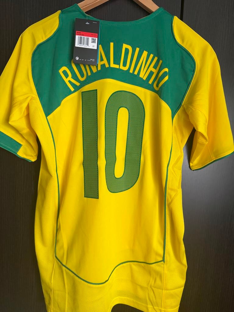 Nike Brazilië Thuisshirt Ronaldinho #10 - Nieuw met kaartjes, Sport en Fitness, Voetbal, Maat M, Ophalen of Verzenden, Nieuw, Shirt