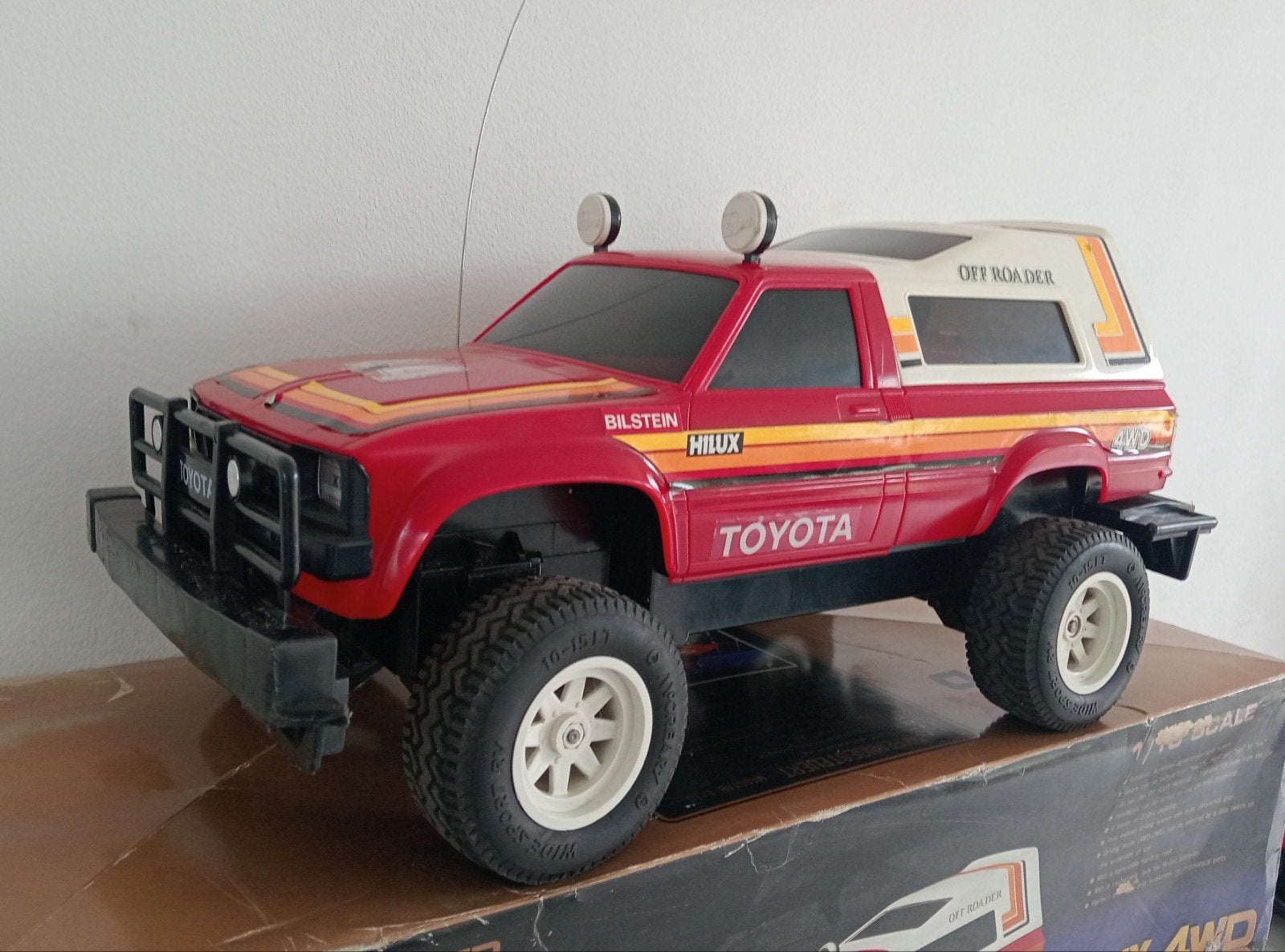 Zeldzame vintage RC Nikko Toyota Hilux 1:10, Hobby en Vrije tijd, Modelbouw | Radiografisch | Auto's, Ophalen of Verzenden, Overige schalen