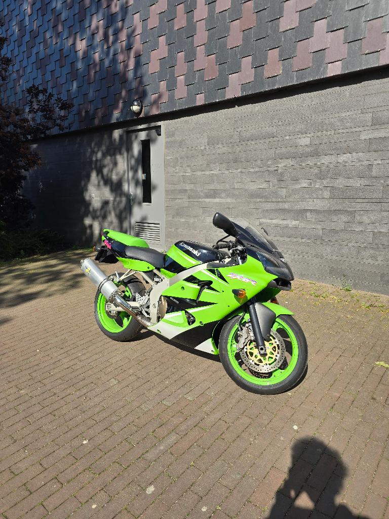 Kawasaki Ninja ZX-6R 2001, Slechts 11095km, Zeer nette staat, Sportuitlaat, 4 cilinders, Motorrijbewijs A, Gebruikt