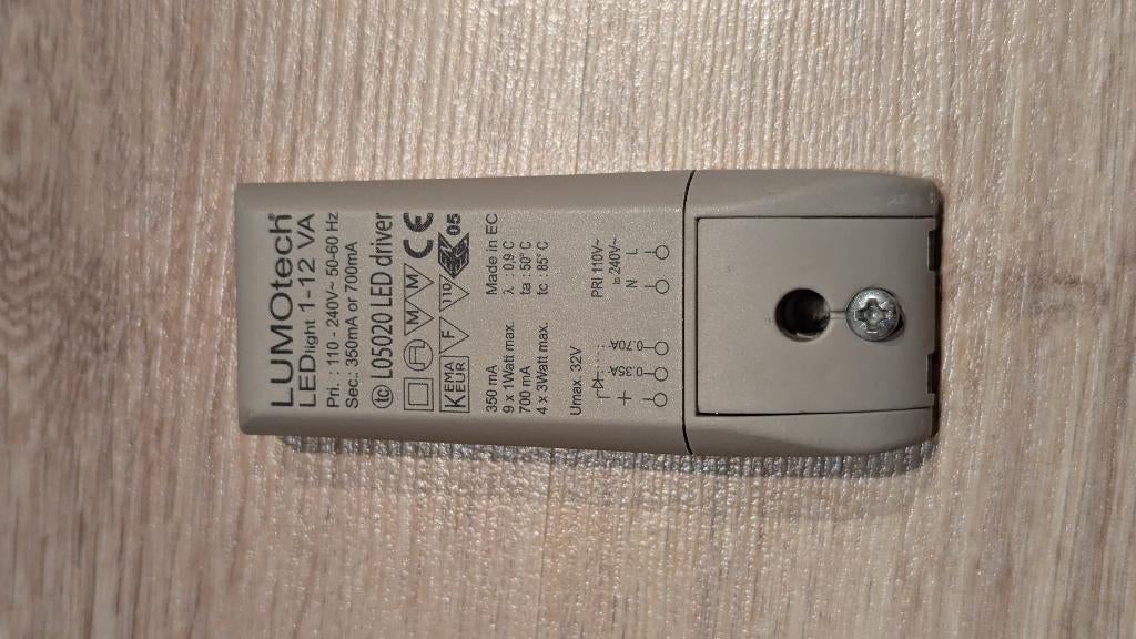 LUMOtech LED driver 1-12VA 350/700mA, Hobby en Vrije tijd, Ophalen of Verzenden, Gebruikt