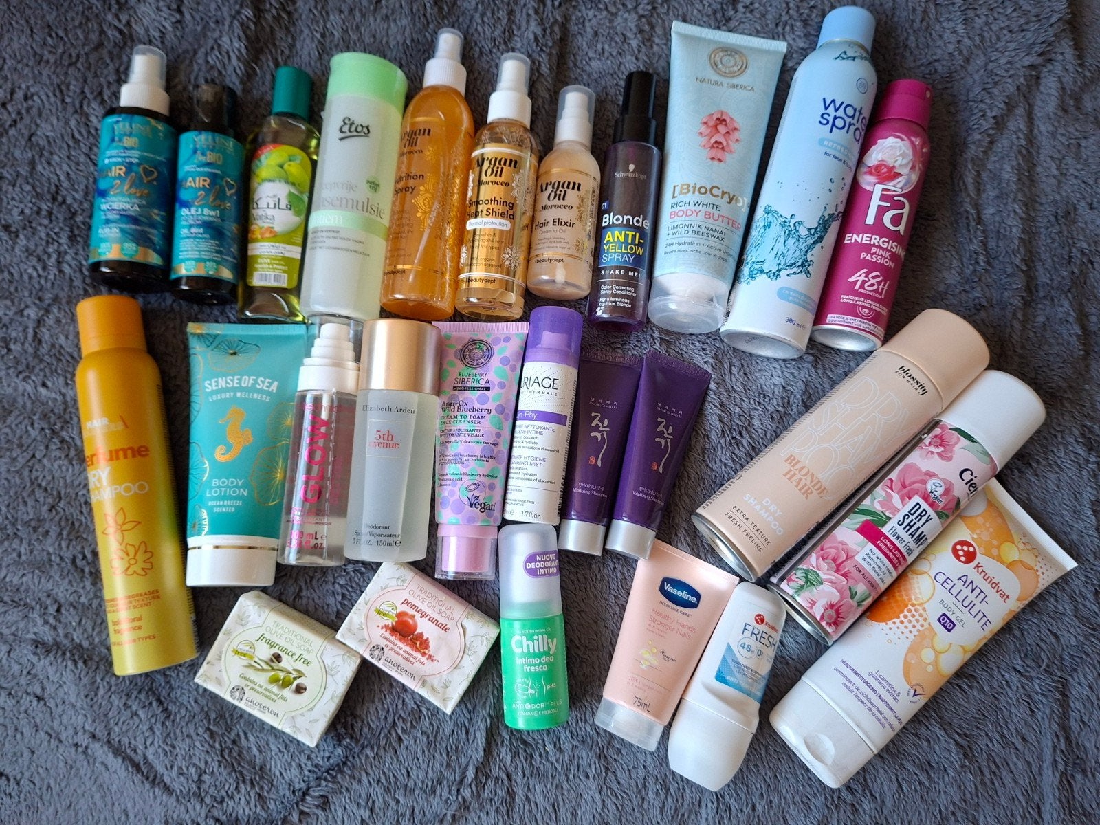 Een groot pakket lichaams- en haarverzorgingsproducten, Ophalen of Verzenden, Nieuw, Handen en Nagels