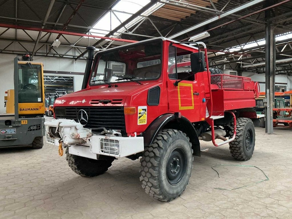 Mercedes benz Unimog 425F Brandweerwagen, Auto's, Mercedes-Benz, Gebruikt, Overige modellen, Overige carrosserieën, Bedrijf