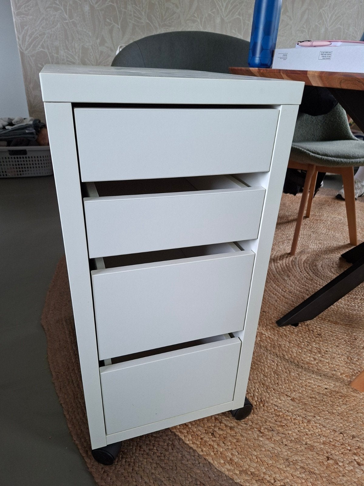 Witte ladekast op wielen van Ikea, past naast het Ikea buro, Ophalen, Overige materialen, Minder dan 50 cm, Gebruikt