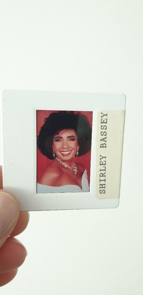 4993 originele promo foto/dia shirley bassey, Verzenden, Zo goed als nieuw, Foto of Kaart