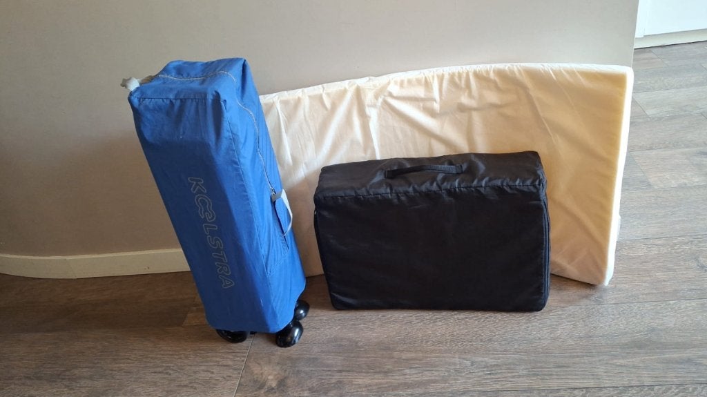 Koelstra Campingbedje Blauw – Incl Extra Matras & Klamboe!, Ophalen, Zo goed als nieuw, Reisbedje