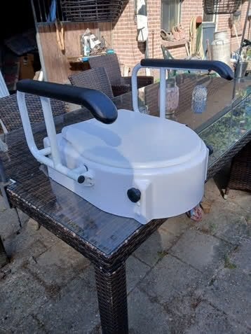 Toilet verhoger, Ophalen, Zo goed als nieuw