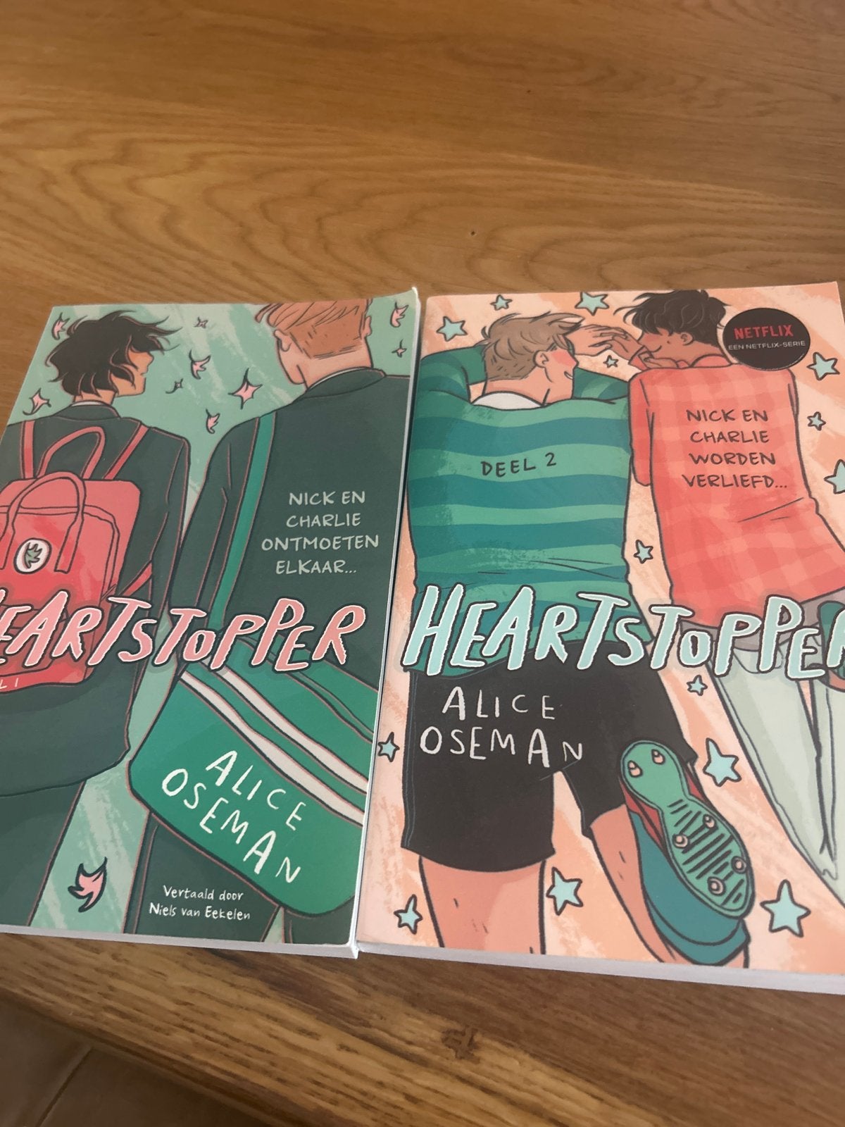 Heartstopper Deel 1 en 2 - Alice Oseman, Ophalen, Zo goed als nieuw, Nederland
