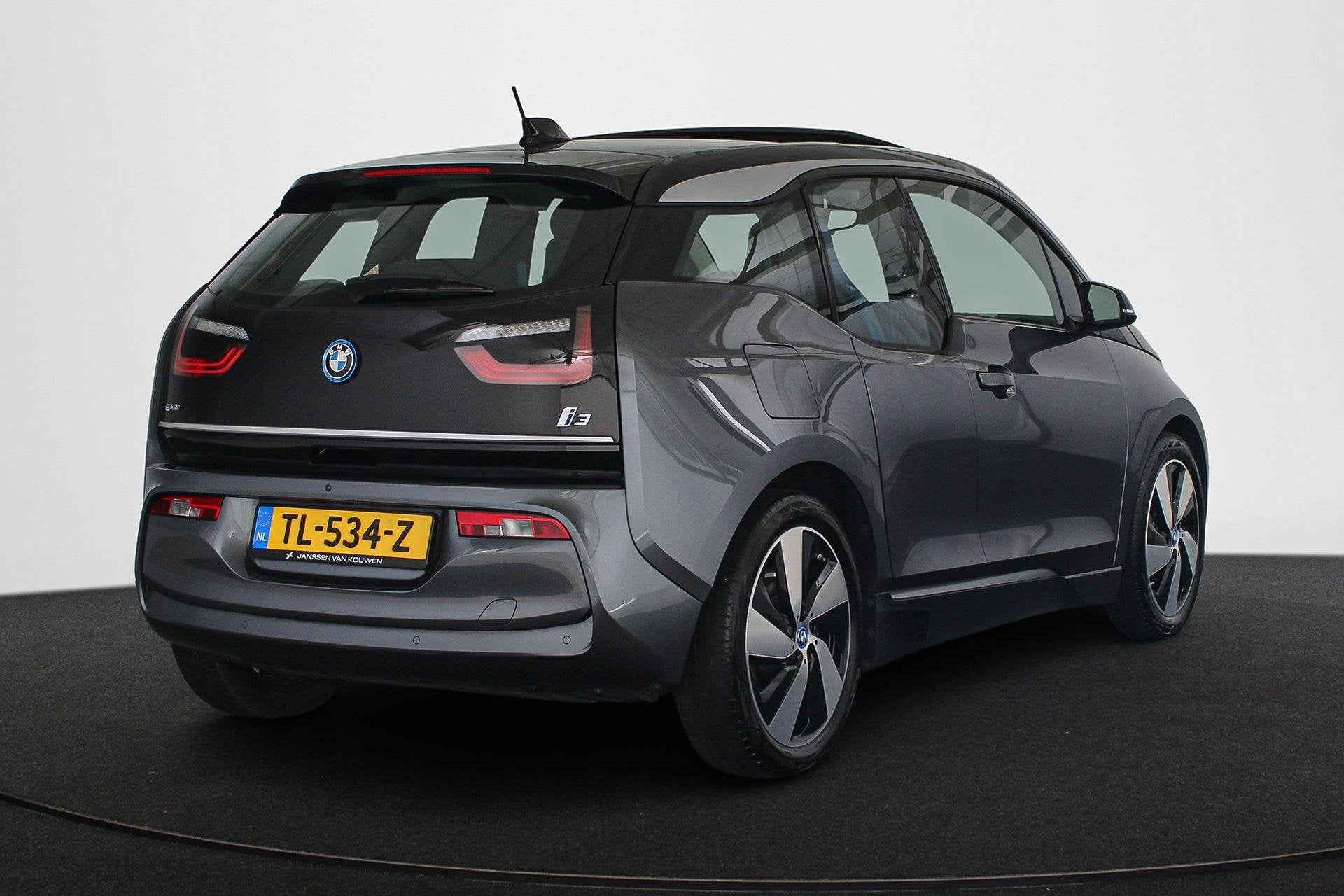 BMW i3 Grey Edition 94Ah 33 kWh Panoramadak Keyless Stoelver, Auto's, BMW, Automaat, Gebruikt, 300 km, 89 %