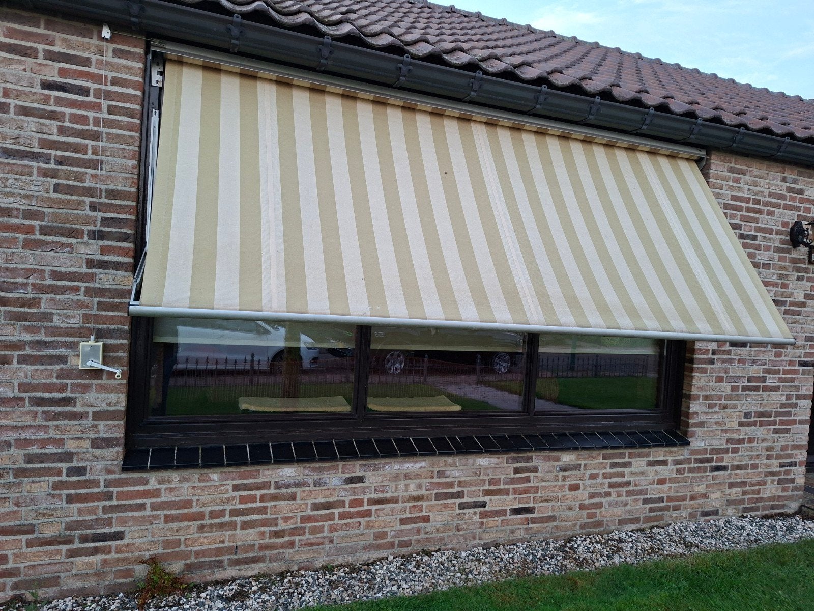 Handmatige zonneluifel - 340 cm breed - Gratis af te halen, Tuin en Terras, Zonneschermen, Ophalen, 250 cm tot 450 cm