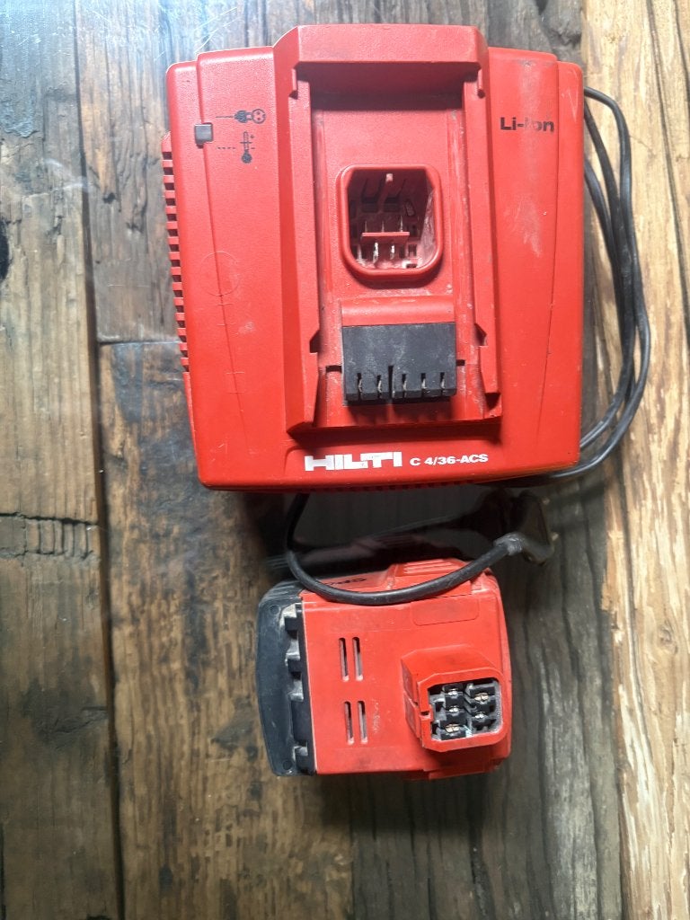 Hilti C 4/36-ACS Acculader, Ophalen of Verzenden, Gebruikt, Minder dan 400 watt, Overige typen