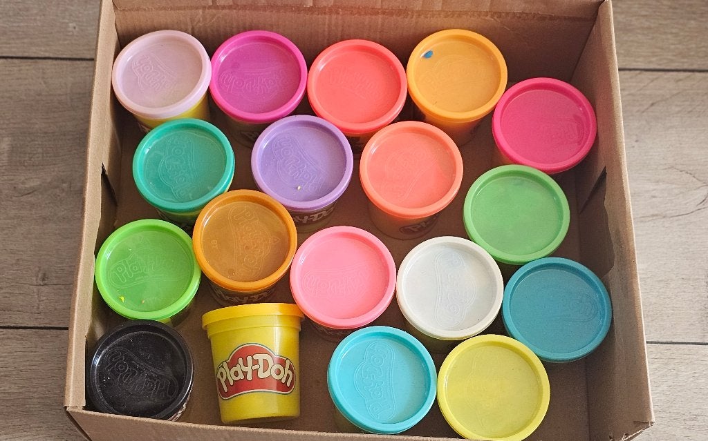 18 stuks play-Doh klei, Ophalen, Zo goed als nieuw, Fantasie, Knutselmateriaal