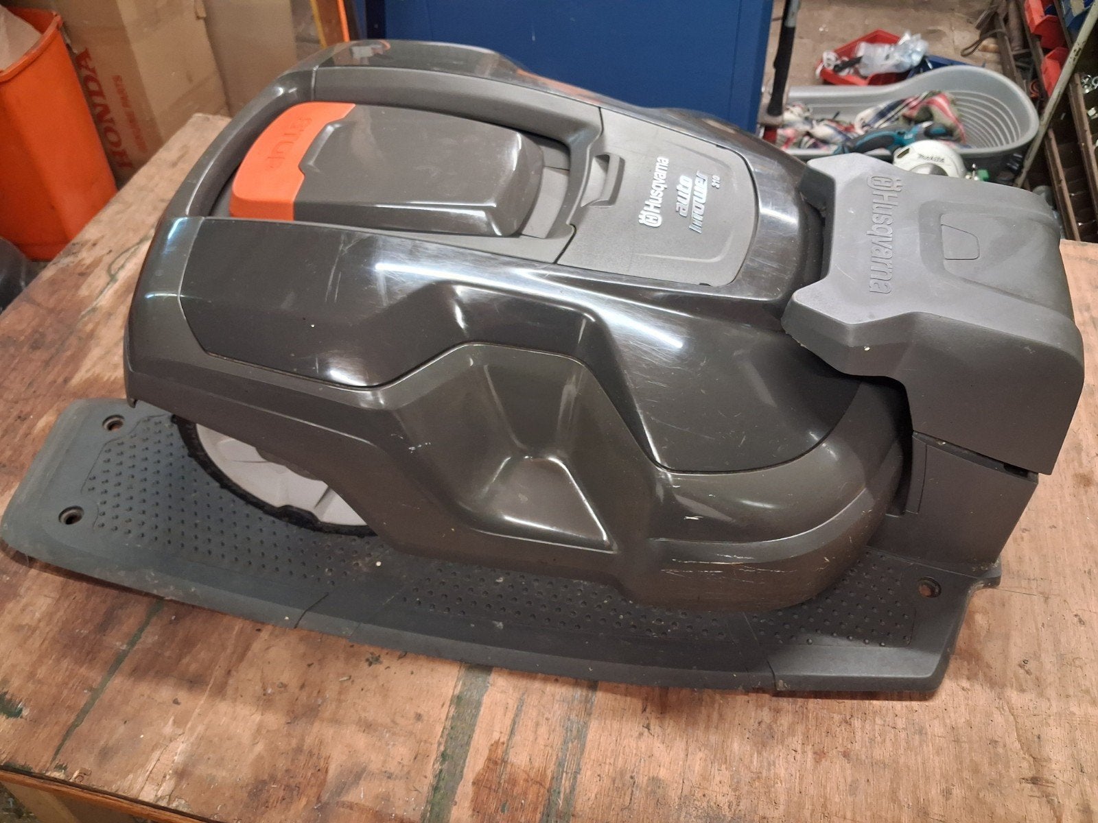 Husqvarna 310 robotmaaier bij 2021, Gebruikt, Bestuurbaar via app, Ophalen of Verzenden, 20 tot 25 cm