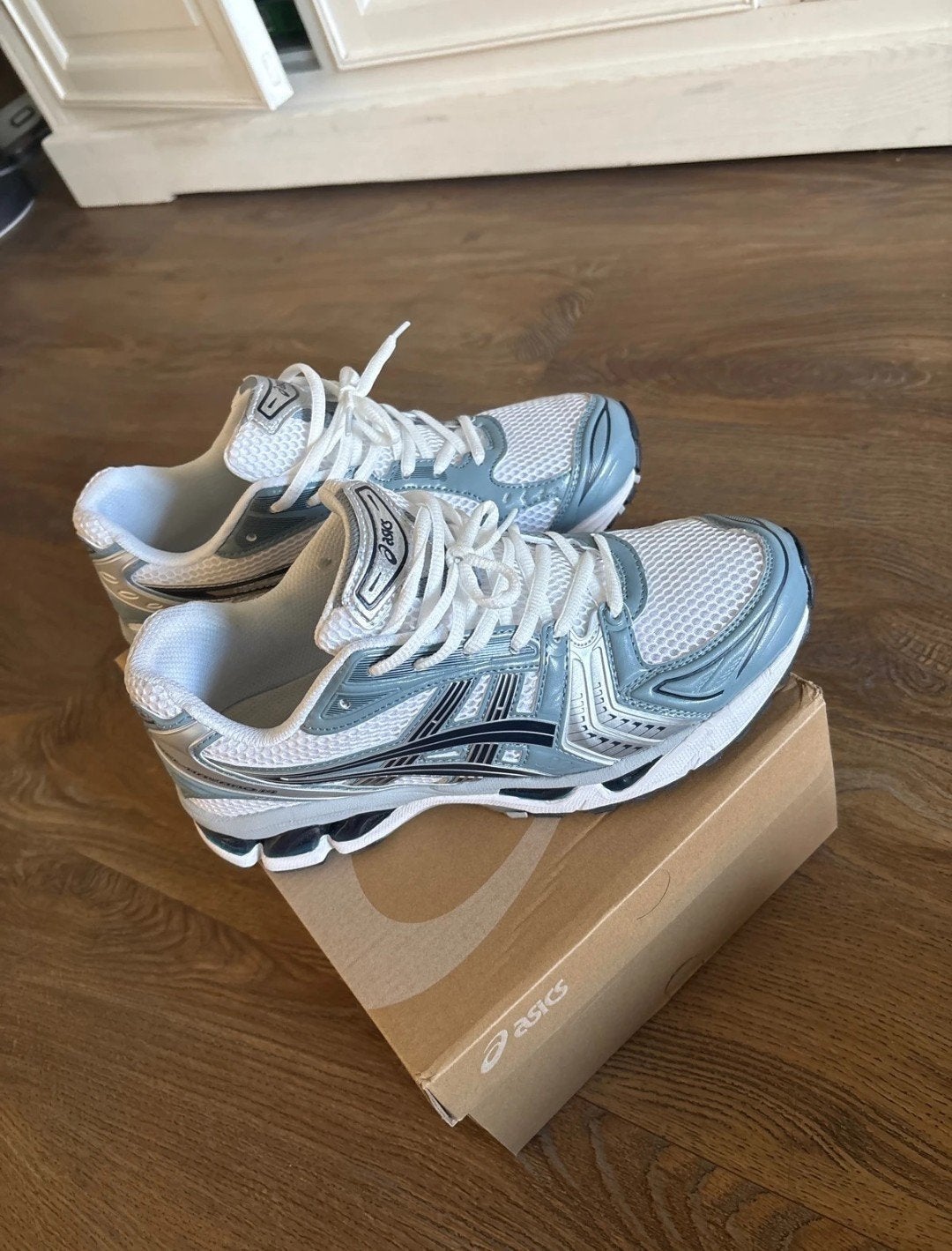 ASICS GEL-KAYANO 14 Sneakers - Wit/Fjord Grijs, Kleding | Heren, Schoenen, Wit, Nieuw, Ophalen of Verzenden, Sneakers of Gympen