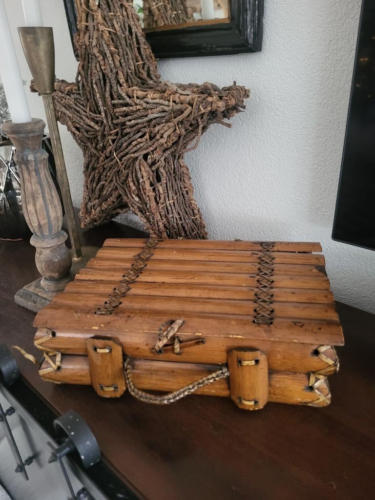 Vintage bamboe koffer/opbergdoos, Gebruikt, Boho, Ophalen of Verzenden, Natuurlijk materiaal