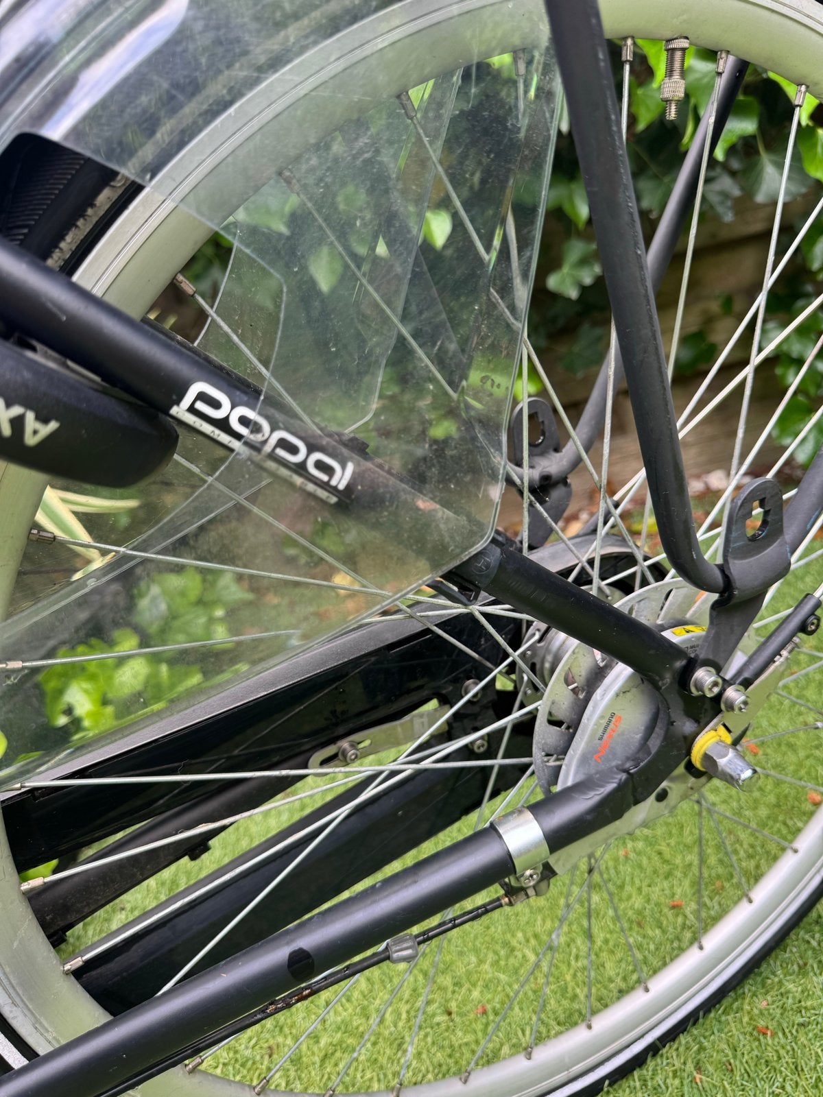 Popal E-bike met fietstassen en AXA slot, Gebruikt, 51 tot 55 cm, 30 tot 50 km per accu, Ophalen