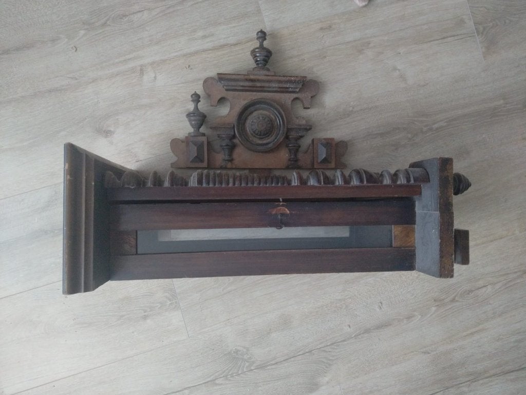 kast voor klok, Ophalen